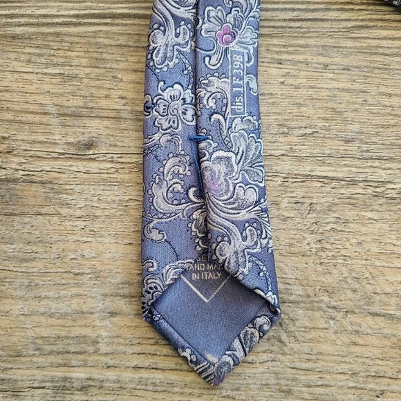 Brioni Silk Jacquard Floral Motif Tie